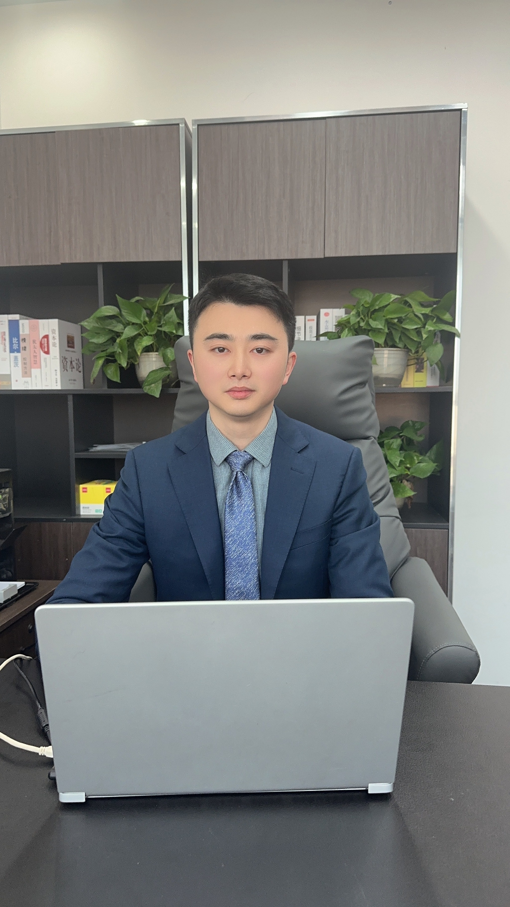 南岸区网络金融纠纷律师-陈波律师