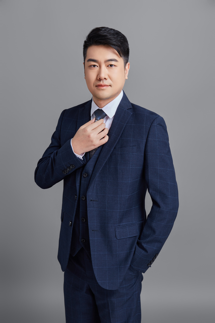  Lawyer Zou Lingwu